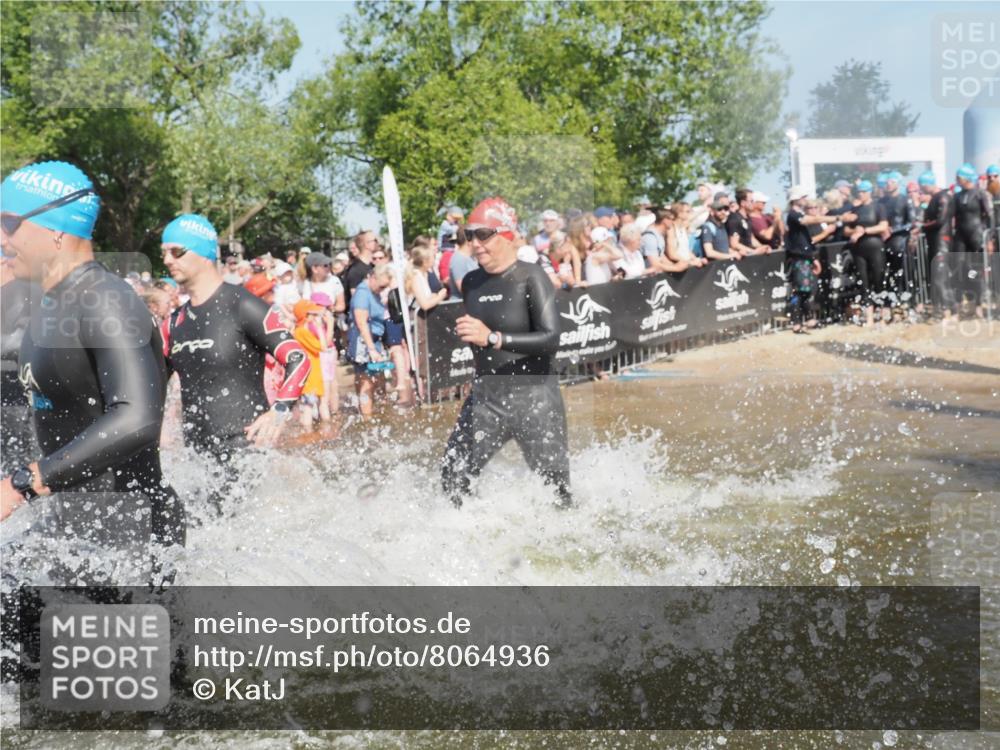 22.06.2025 - Viking Triathlon KatJ http://msf.ph/oto/8064936 22.06.2025 10:05:05 Schwimmen 94, 197, 232, 291, 362, 386, 388, 395, 407, 416, 423, 500, 605, 620, 627 meine-sportfotos.de