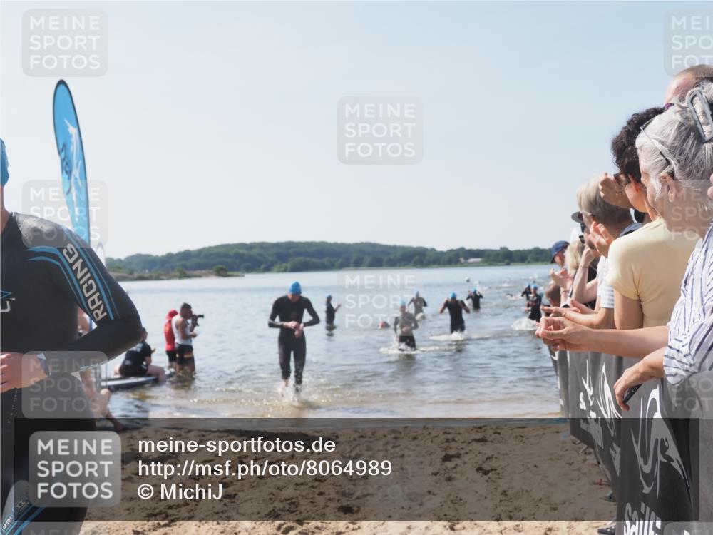 22.06.2025 - Viking Triathlon MichiJ http://msf.ph/oto/8064989 22.06.2025 10:30:06 Schwimmen 132, 175, 203, 264, 374, 491, 626 meine-sportfotos.de