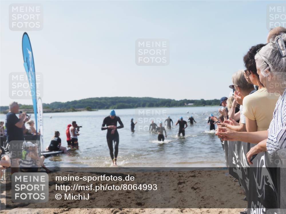 22.06.2025 - Viking Triathlon MichiJ http://msf.ph/oto/8064993 22.06.2025 10:30:07 Schwimmen 132, 175, 203, 264, 374, 491, 626 meine-sportfotos.de