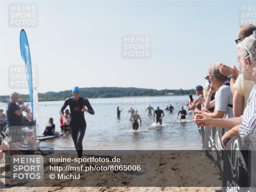 22.06.2025 - Viking Triathlon MichiJ http://msf.ph/oto/8065006 22.06.2025 10:30:08 Schwimmen 132, 175, 203, 264, 374, 381, 491, 626 meine-sportfotos.de