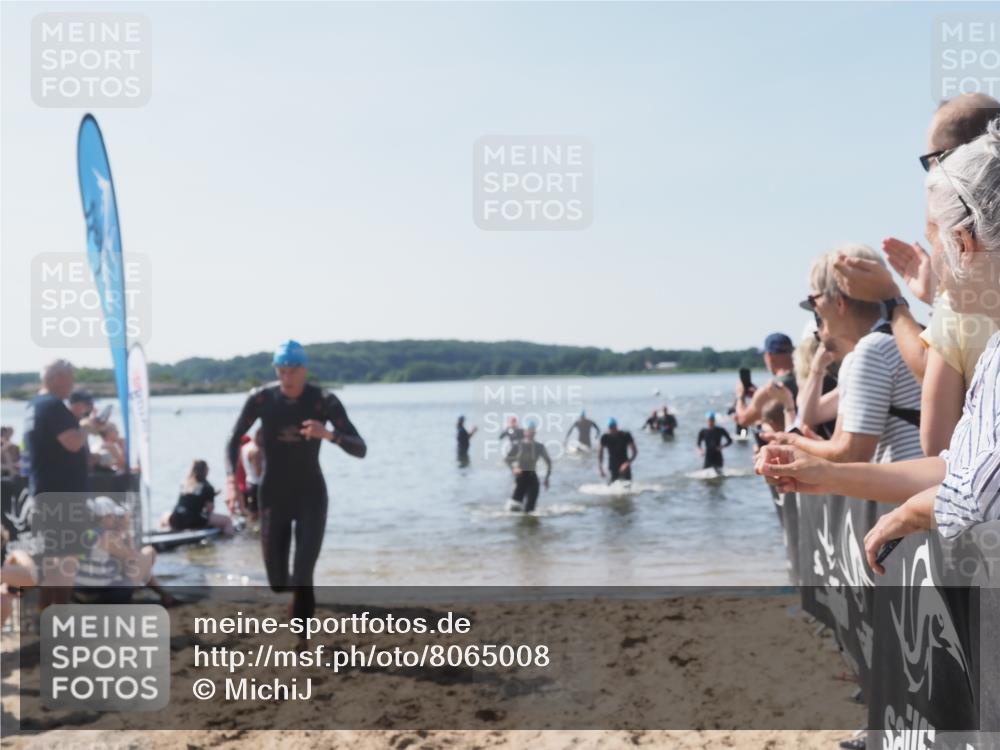 22.06.2025 - Viking Triathlon MichiJ http://msf.ph/oto/8065008 22.06.2025 10:30:09 Schwimmen 132, 175, 203, 264, 374, 381, 491, 626 meine-sportfotos.de