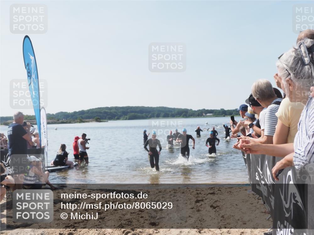 22.06.2025 - Viking Triathlon MichiJ http://msf.ph/oto/8065029 22.06.2025 10:30:11 Schwimmen 132, 175, 203, 374, 381, 491, 626, 643 meine-sportfotos.de