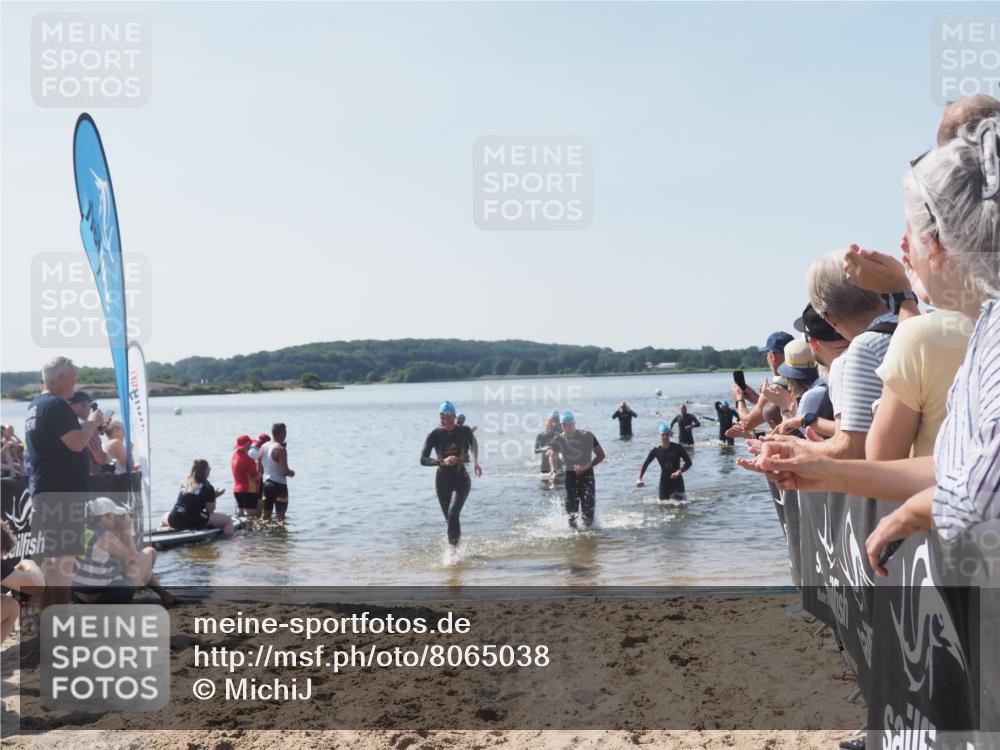 22.06.2025 - Viking Triathlon MichiJ http://msf.ph/oto/8065038 22.06.2025 10:30:12 Schwimmen 132, 175, 203, 374, 381, 491, 626, 643 meine-sportfotos.de
