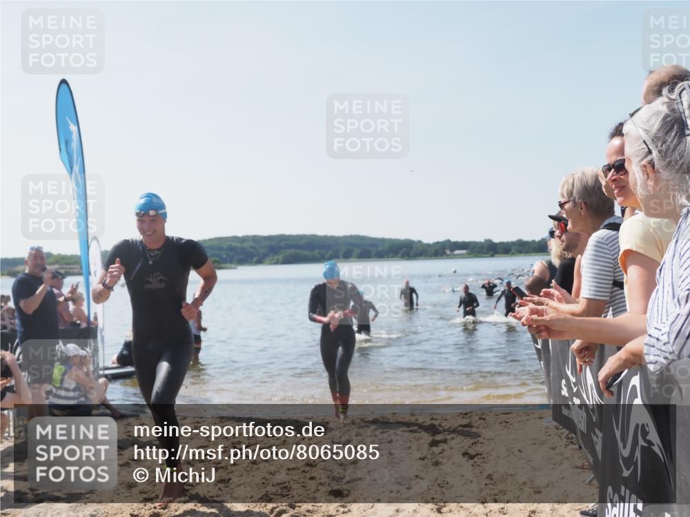 22.06.2025 - Viking Triathlon MichiJ http://msf.ph/oto/8065085 22.06.2025 10:30:17 Schwimmen 132, 203, 374, 381, 491, 626, 643 meine-sportfotos.de