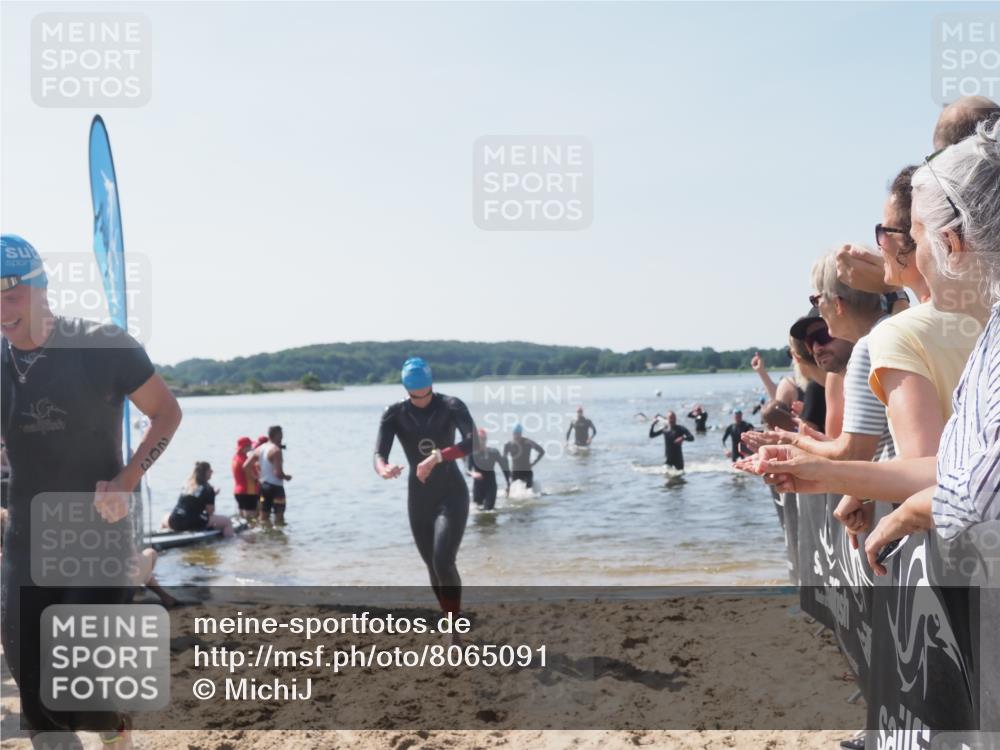 22.06.2025 - Viking Triathlon MichiJ http://msf.ph/oto/8065091 22.06.2025 10:30:17 Schwimmen 132, 203, 374, 381, 491, 626, 643 meine-sportfotos.de