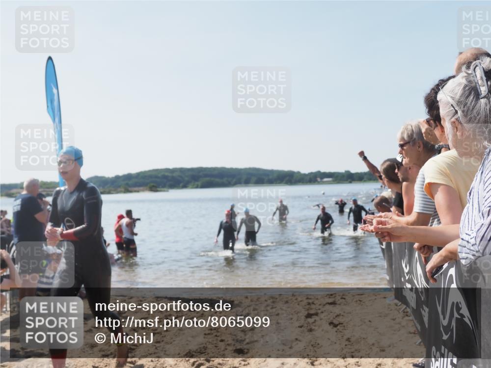 22.06.2025 - Viking Triathlon MichiJ http://msf.ph/oto/8065099 22.06.2025 10:30:18 Schwimmen 132, 374, 381, 491, 626, 643 meine-sportfotos.de
