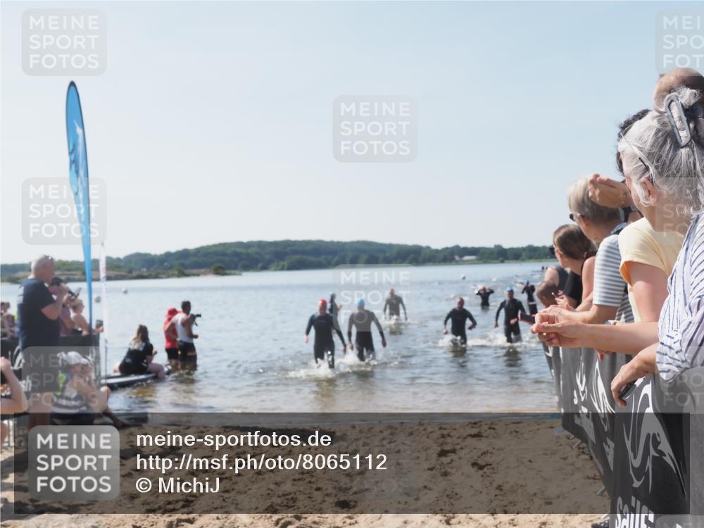 22.06.2025 - Viking Triathlon MichiJ http://msf.ph/oto/8065112 22.06.2025 10:30:20 Schwimmen 132, 381, 393, 491, 626, 643 meine-sportfotos.de