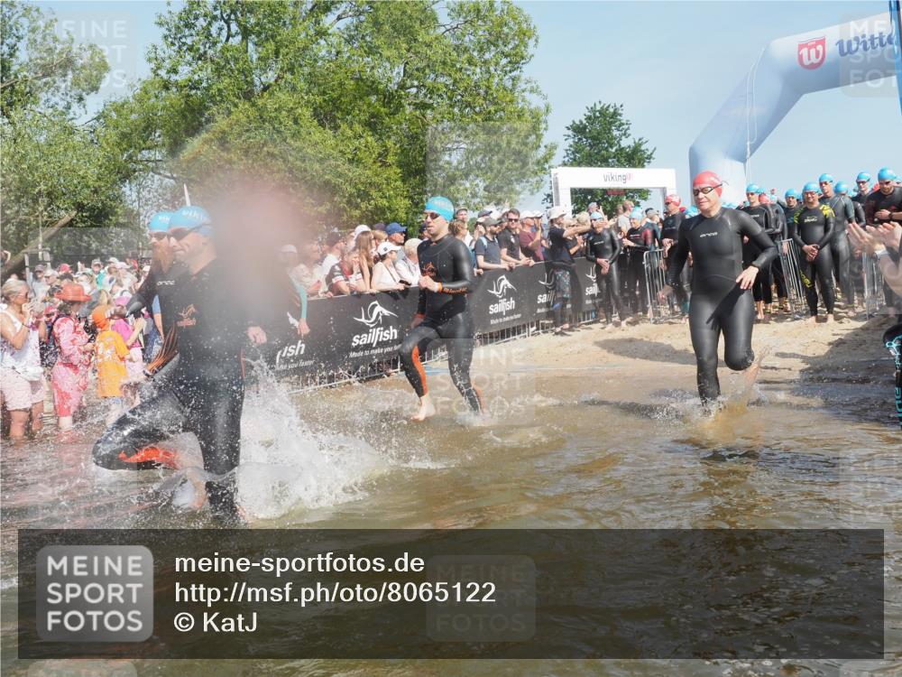 22.06.2025 - Viking Triathlon KatJ http://msf.ph/oto/8065122 22.06.2025 10:05:24 Schwimmen 57, 59, 61, 138, 150, 171, 172, 228, 314, 346, 389, 418, 437, 536, 601, 655 meine-sportfotos.de