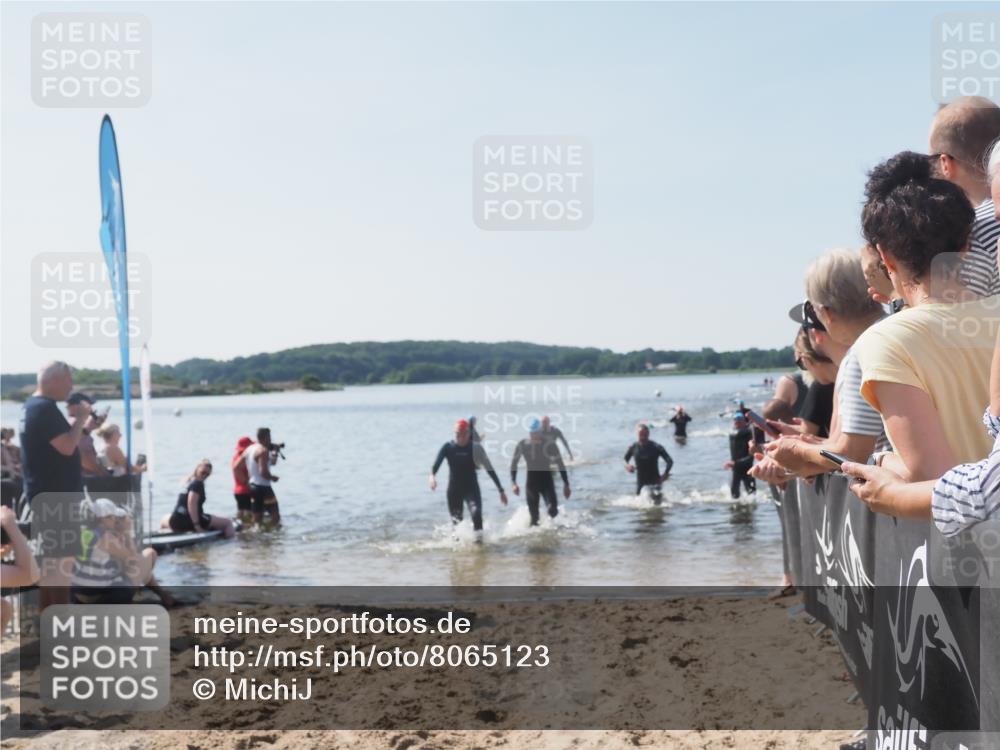 22.06.2025 - Viking Triathlon MichiJ http://msf.ph/oto/8065123 22.06.2025 10:30:21 Schwimmen 132, 381, 393, 491, 626, 643 meine-sportfotos.de