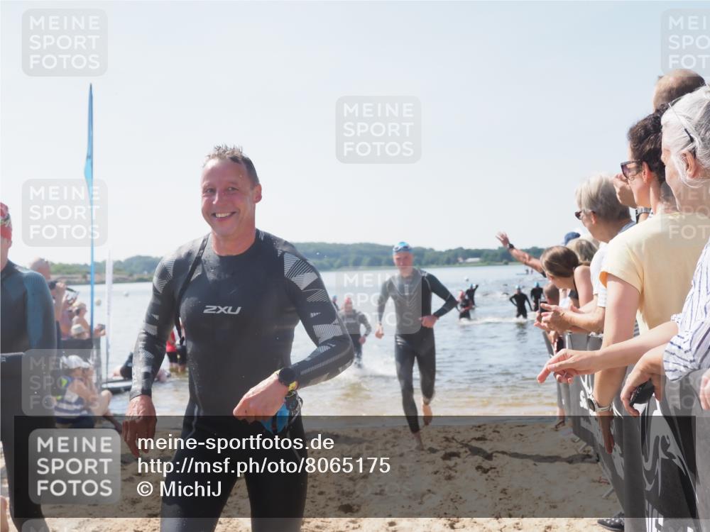 22.06.2025 - Viking Triathlon MichiJ http://msf.ph/oto/8065175 22.06.2025 10:30:27 Schwimmen 13, 132, 381, 393, 491, 551, 643 meine-sportfotos.de