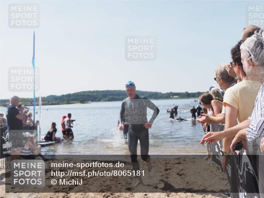 22.06.2025 - Viking Triathlon MichiJ http://msf.ph/oto/8065181 22.06.2025 10:30:27 Schwimmen 13, 132, 381, 393, 491, 551, 643 meine-sportfotos.de