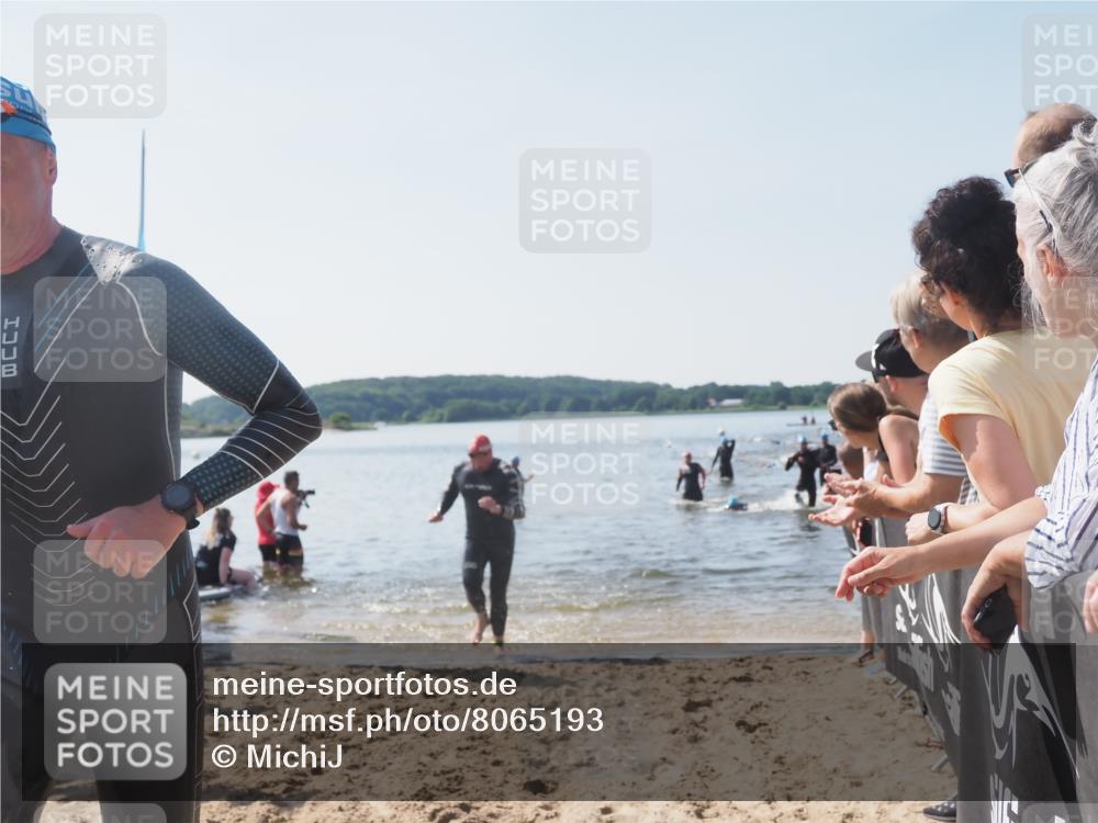 22.06.2025 - Viking Triathlon MichiJ http://msf.ph/oto/8065193 22.06.2025 10:30:29 Schwimmen 13, 381, 393, 551, 643, 651 meine-sportfotos.de