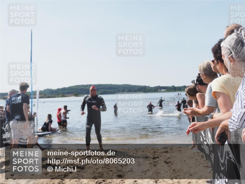 22.06.2025 - Viking Triathlon MichiJ http://msf.ph/oto/8065203 22.06.2025 10:30:30 Schwimmen 13, 393, 551, 643, 651 meine-sportfotos.de