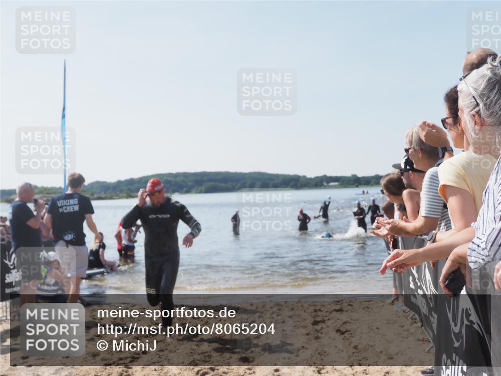 22.06.2025 - Viking Triathlon MichiJ http://msf.ph/oto/8065204 22.06.2025 10:30:30 Schwimmen 13, 393, 551, 643, 651 meine-sportfotos.de