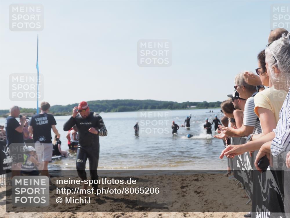 22.06.2025 - Viking Triathlon MichiJ http://msf.ph/oto/8065206 22.06.2025 10:30:30 Schwimmen 13, 393, 551, 643, 651 meine-sportfotos.de