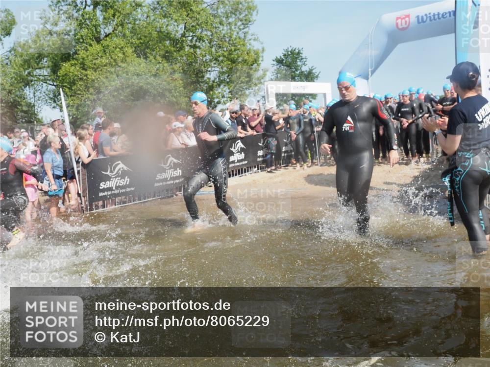 22.06.2025 - Viking Triathlon KatJ http://msf.ph/oto/8065229 22.06.2025 10:05:34 Schwimmen 22, 65, 83, 150, 167, 181, 210, 228, 361, 439, 462, 511, 538, 553, 601, 603, 654 meine-sportfotos.de
