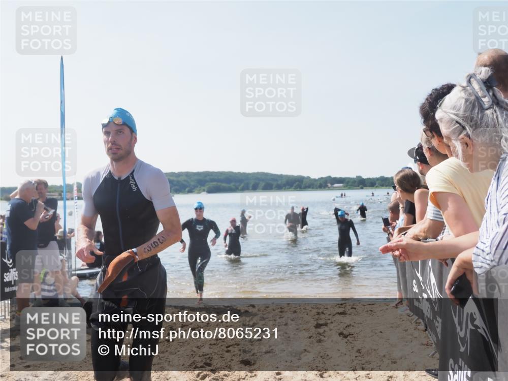 22.06.2025 - Viking Triathlon MichiJ http://msf.ph/oto/8065231 22.06.2025 10:30:40 Schwimmen 13, 188, 393, 444, 551, 630, 651 meine-sportfotos.de
