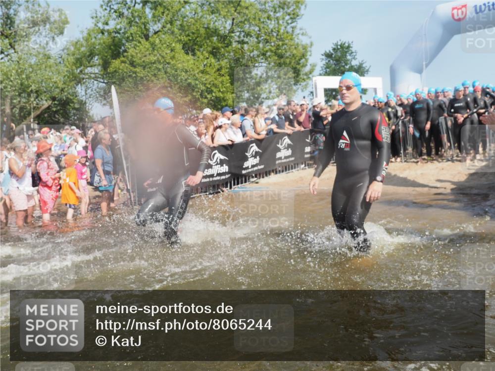 22.06.2025 - Viking Triathlon KatJ http://msf.ph/oto/8065244 22.06.2025 10:05:35 Schwimmen 22, 65, 83, 150, 167, 181, 210, 361, 439, 462, 511, 538, 553, 603, 654 meine-sportfotos.de