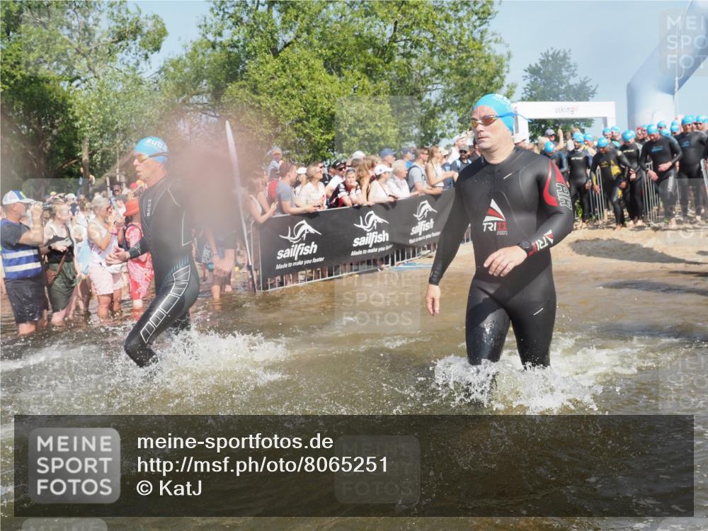 22.06.2025 - Viking Triathlon KatJ http://msf.ph/oto/8065251 22.06.2025 10:05:36 Schwimmen 22, 65, 83, 150, 167, 181, 210, 361, 439, 462, 511, 538, 553, 603, 654 meine-sportfotos.de