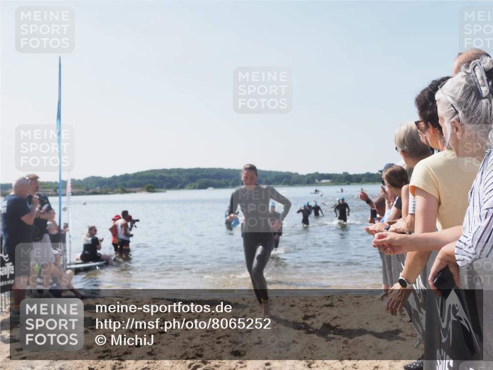 22.06.2025 - Viking Triathlon MichiJ http://msf.ph/oto/8065252 22.06.2025 10:30:46 Schwimmen 13, 45, 162, 188, 444, 630, 651 meine-sportfotos.de