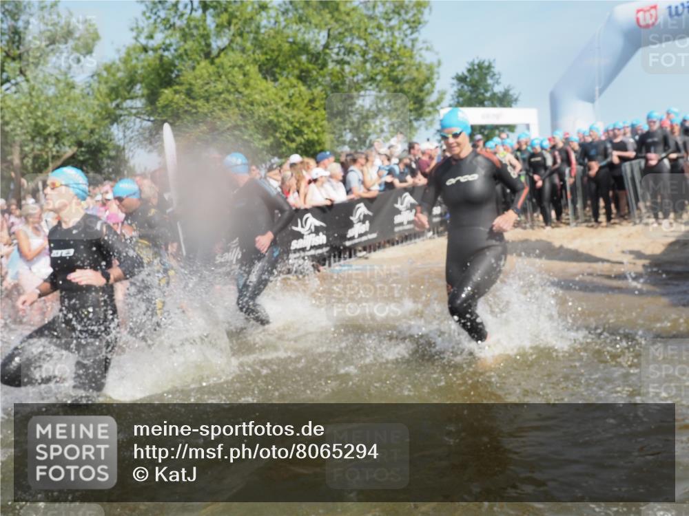 22.06.2025 - Viking Triathlon KatJ http://msf.ph/oto/8065294 22.06.2025 10:05:39 Schwimmen 22, 65, 83, 135, 167, 181, 194, 210, 361, 379, 439, 462, 511, 517, 538, 553, 603, 653, 654 meine-sportfotos.de