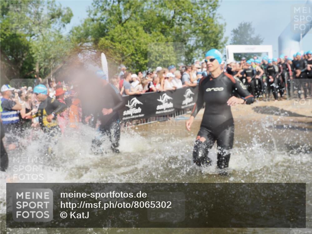 22.06.2025 - Viking Triathlon KatJ http://msf.ph/oto/8065302 22.06.2025 10:05:40 Schwimmen 22, 65, 83, 135, 194, 210, 361, 379, 439, 462, 511, 517, 553, 603, 653 meine-sportfotos.de