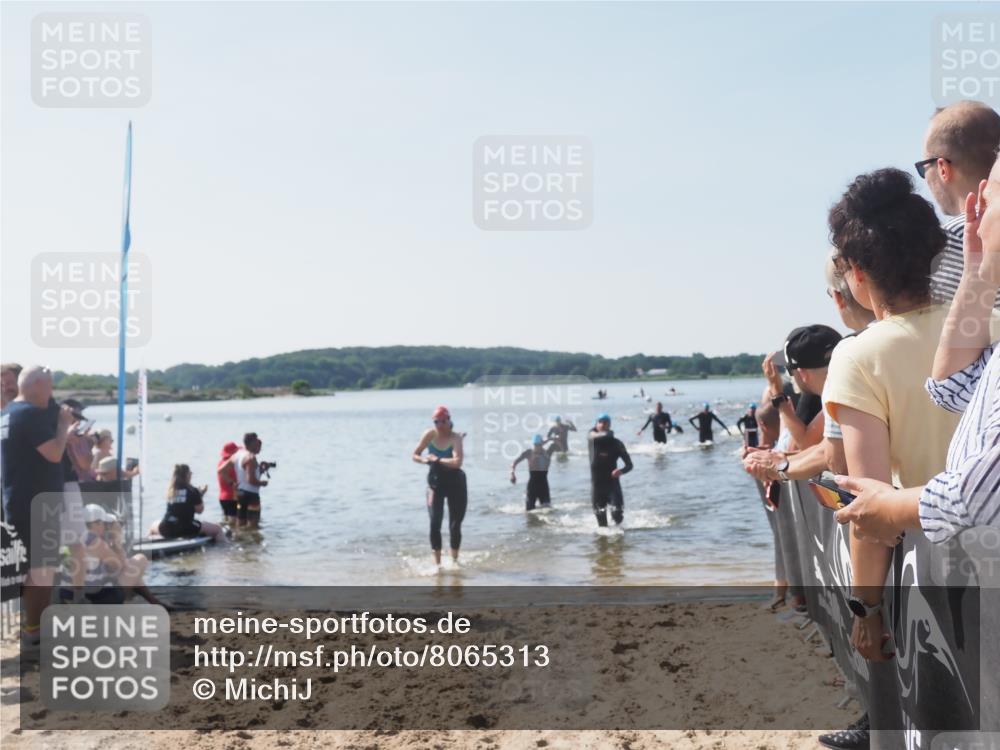 22.06.2025 - Viking Triathlon MichiJ http://msf.ph/oto/8065313 22.06.2025 10:30:54 Schwimmen 45, 162, 347, 352, 444, 510, 630 meine-sportfotos.de
