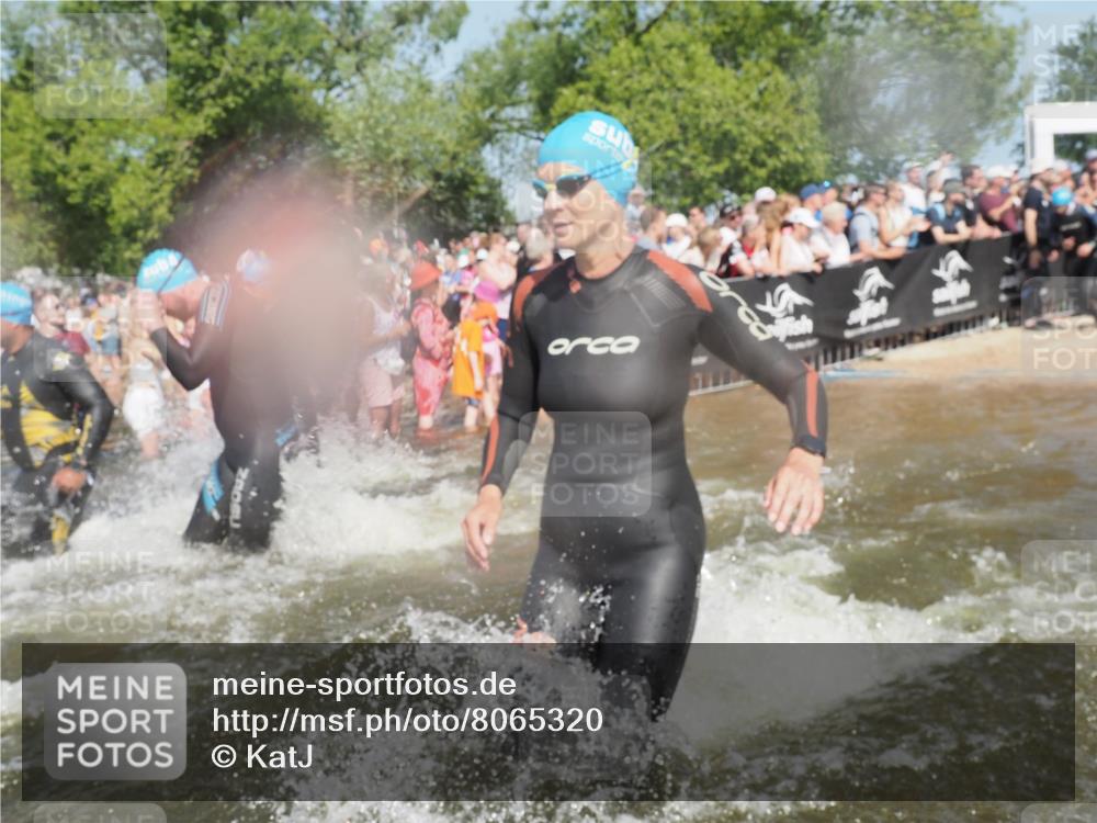 22.06.2025 - Viking Triathlon KatJ http://msf.ph/oto/8065320 22.06.2025 10:05:40 Schwimmen 22, 65, 83, 135, 194, 210, 361, 379, 439, 462, 511, 517, 553, 603, 653 meine-sportfotos.de