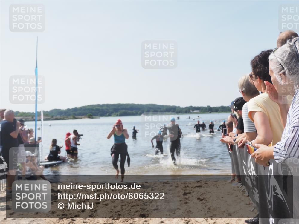 22.06.2025 - Viking Triathlon MichiJ http://msf.ph/oto/8065322 22.06.2025 10:30:56 Schwimmen 45, 162, 237, 347, 352, 444, 510, 549, 630 meine-sportfotos.de