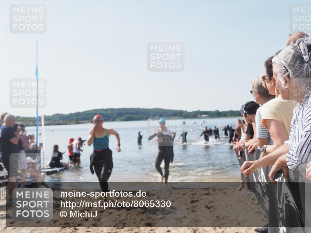22.06.2025 - Viking Triathlon MichiJ http://msf.ph/oto/8065330 22.06.2025 10:30:57 Schwimmen 45, 162, 237, 347, 352, 444, 510, 549, 630 meine-sportfotos.de