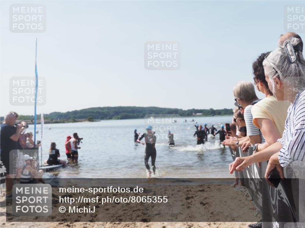 22.06.2025 - Viking Triathlon MichiJ http://msf.ph/oto/8065355 22.06.2025 10:31:00 Schwimmen 45, 162, 237, 330, 347, 352, 444, 510, 549 meine-sportfotos.de