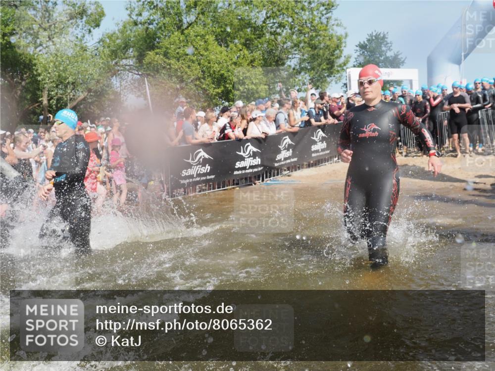22.06.2025 - Viking Triathlon KatJ http://msf.ph/oto/8065362 22.06.2025 10:05:44 Schwimmen 65, 83, 135, 194, 211, 361, 379, 511, 517, 530, 553, 633, 653 meine-sportfotos.de