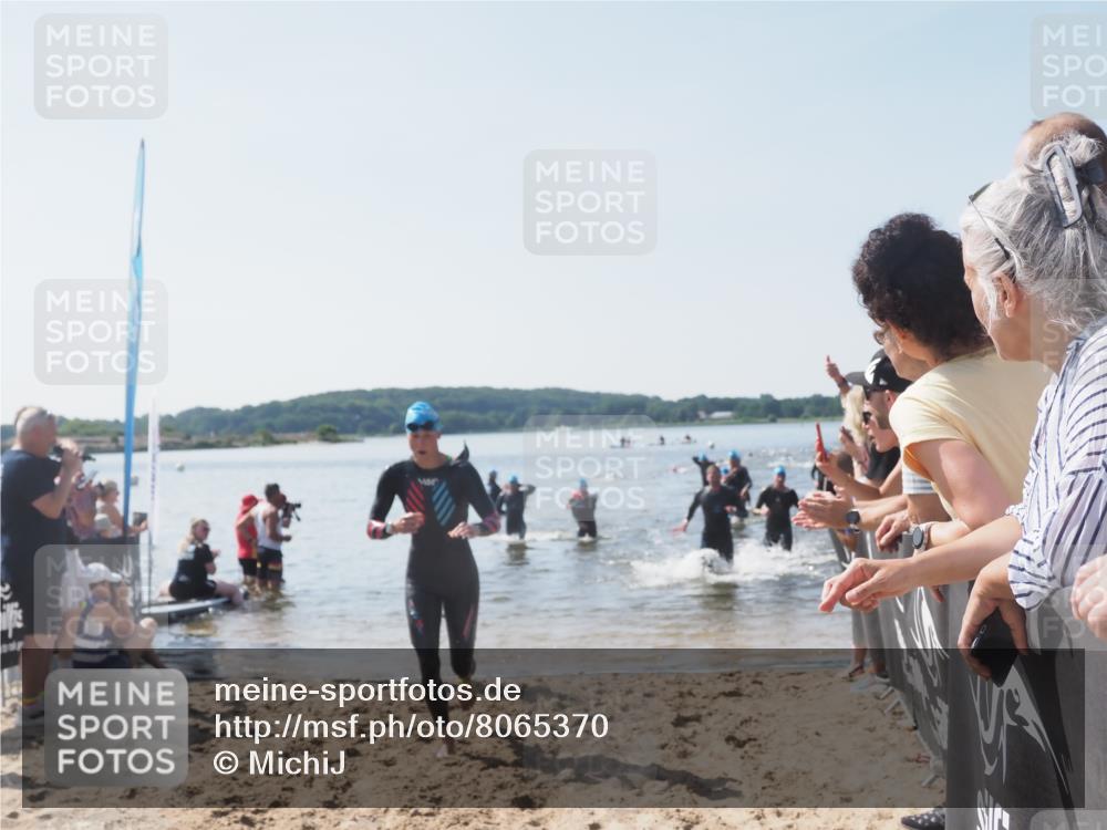 22.06.2025 - Viking Triathlon MichiJ http://msf.ph/oto/8065370 22.06.2025 10:31:02 Schwimmen 45, 162, 216, 237, 330, 347, 352, 510, 549 meine-sportfotos.de