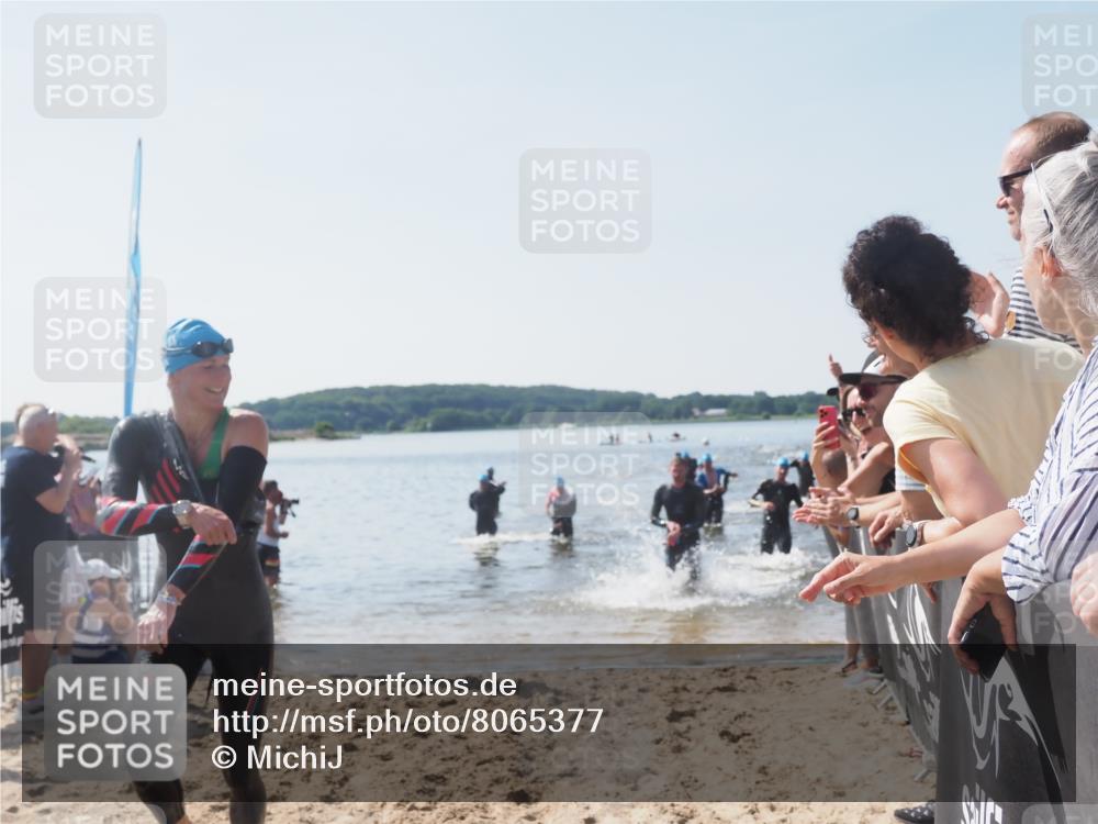 22.06.2025 - Viking Triathlon MichiJ http://msf.ph/oto/8065377 22.06.2025 10:31:03 Schwimmen 45, 162, 216, 237, 330, 347, 352, 510, 549 meine-sportfotos.de