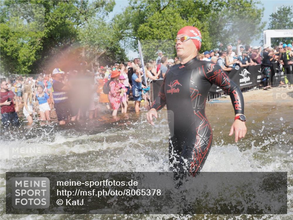 22.06.2025 - Viking Triathlon KatJ http://msf.ph/oto/8065378 22.06.2025 10:05:45 Schwimmen 65, 83, 128, 135, 194, 211, 275, 361, 379, 511, 517, 530, 553, 633, 653 meine-sportfotos.de