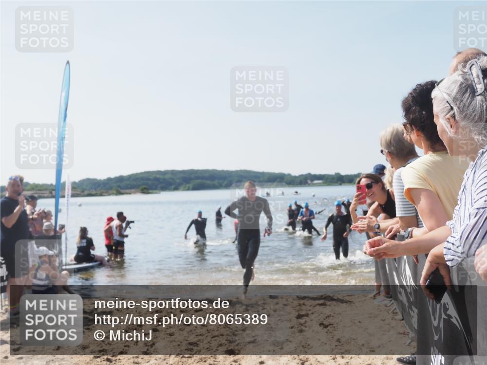 22.06.2025 - Viking Triathlon MichiJ http://msf.ph/oto/8065389 22.06.2025 10:31:05 Schwimmen 45, 216, 237, 330, 347, 352, 510, 549 meine-sportfotos.de