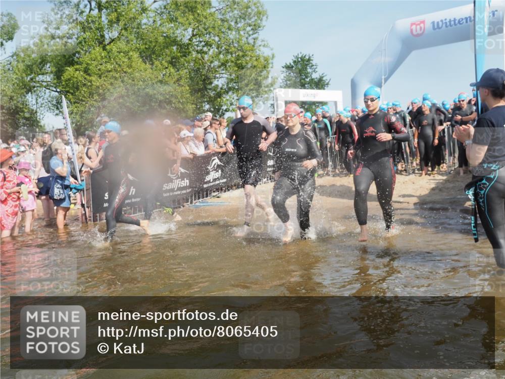 22.06.2025 - Viking Triathlon KatJ http://msf.ph/oto/8065405 22.06.2025 10:05:49 Schwimmen 68, 128, 135, 194, 211, 275, 379, 397, 441, 442, 465, 517, 530, 633, 653 meine-sportfotos.de