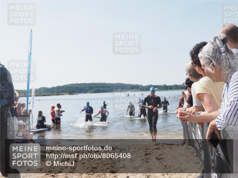 22.06.2025 - Viking Triathlon MichiJ http://msf.ph/oto/8065408 22.06.2025 10:31:07 Schwimmen 45, 216, 237, 330, 347, 352, 510, 549 meine-sportfotos.de