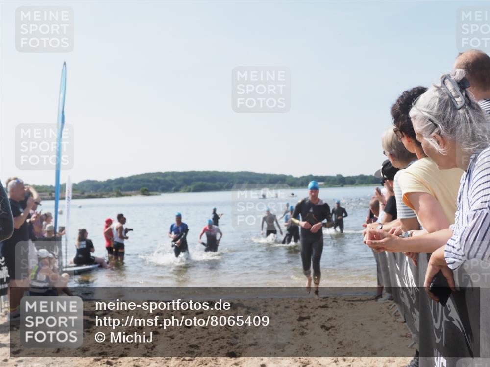 22.06.2025 - Viking Triathlon MichiJ http://msf.ph/oto/8065409 22.06.2025 10:31:07 Schwimmen 45, 216, 237, 330, 347, 352, 510, 549 meine-sportfotos.de