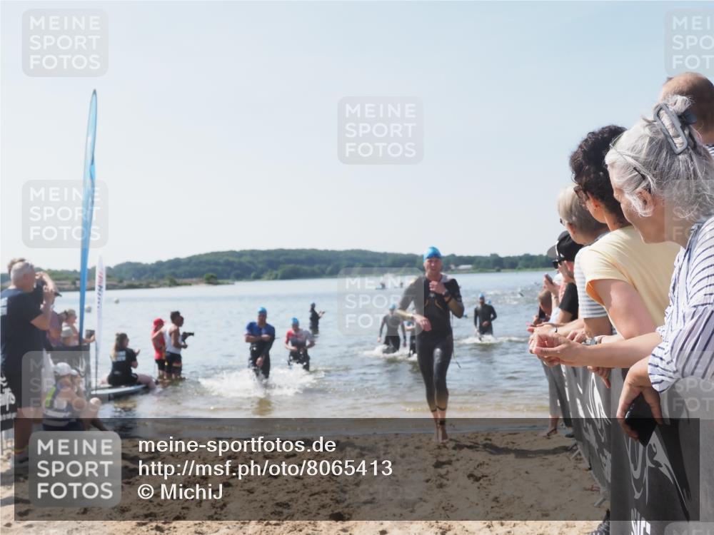 22.06.2025 - Viking Triathlon MichiJ http://msf.ph/oto/8065413 22.06.2025 10:31:08 Schwimmen 216, 237, 330, 347, 352, 510, 549 meine-sportfotos.de