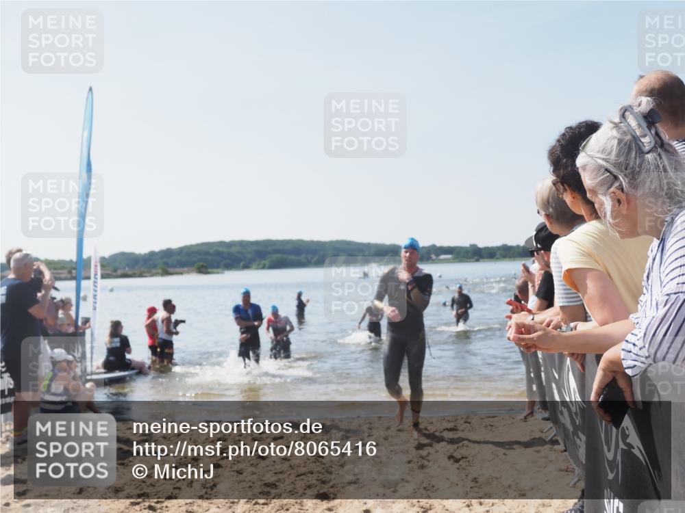 22.06.2025 - Viking Triathlon MichiJ http://msf.ph/oto/8065416 22.06.2025 10:31:08 Schwimmen 216, 237, 330, 347, 352, 510, 549 meine-sportfotos.de