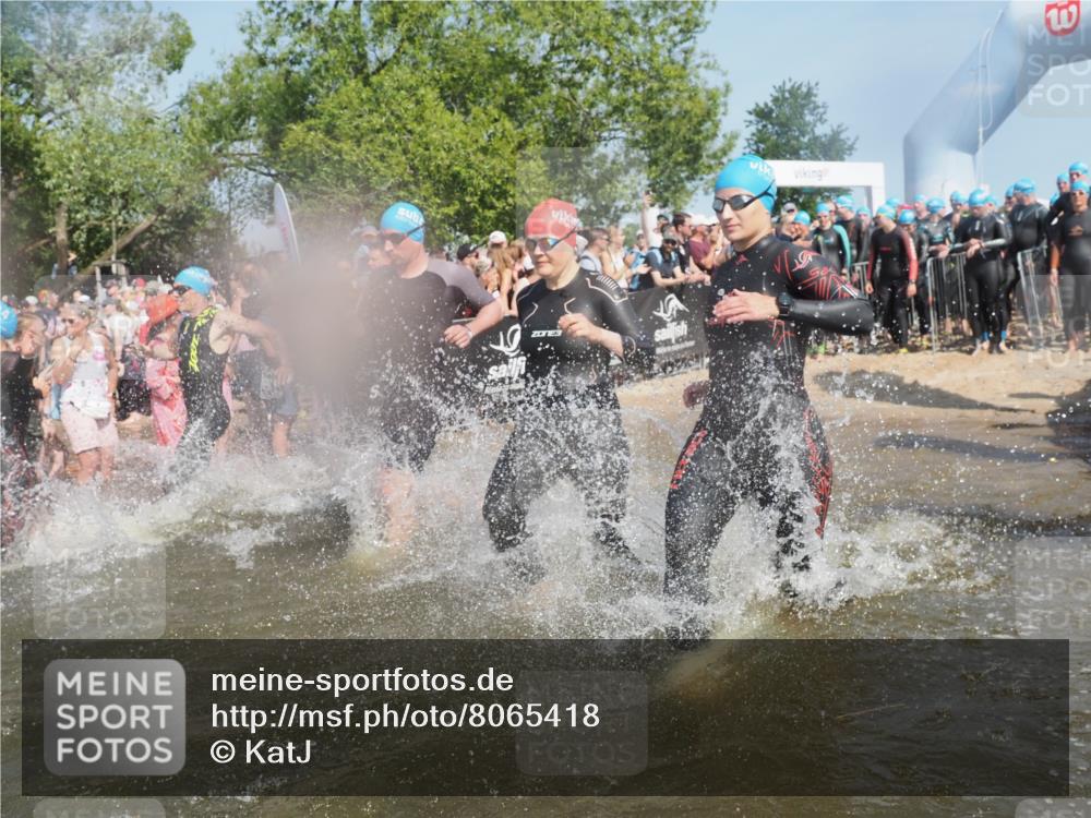 22.06.2025 - Viking Triathlon KatJ http://msf.ph/oto/8065418 22.06.2025 10:05:50 Schwimmen 68, 128, 135, 194, 211, 275, 379, 397, 441, 442, 465, 517, 530, 633, 653 meine-sportfotos.de