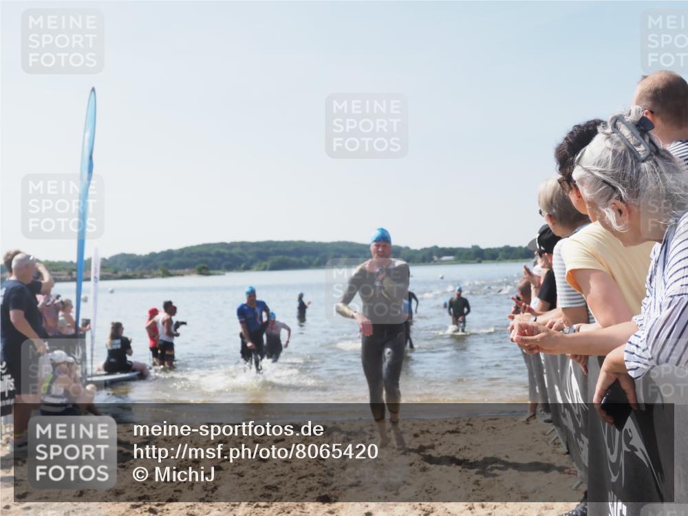 22.06.2025 - Viking Triathlon MichiJ http://msf.ph/oto/8065420 22.06.2025 10:31:08 Schwimmen 216, 237, 330, 347, 352, 510, 549 meine-sportfotos.de