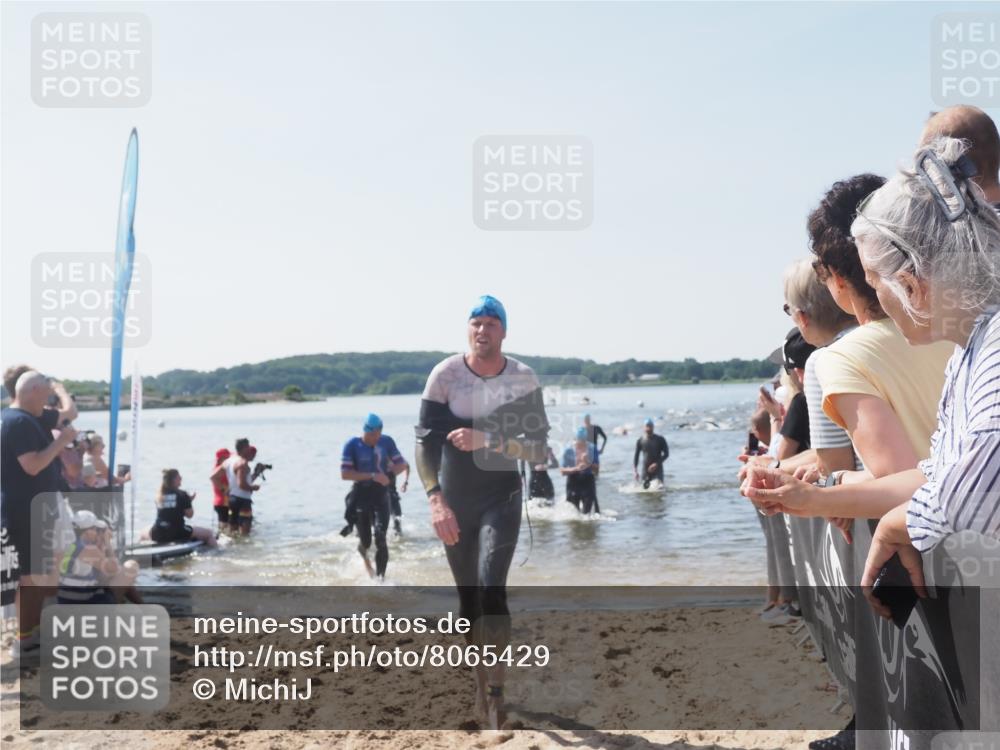 22.06.2025 - Viking Triathlon MichiJ http://msf.ph/oto/8065429 22.06.2025 10:31:09 Schwimmen 216, 237, 330, 347, 352, 510, 549 meine-sportfotos.de