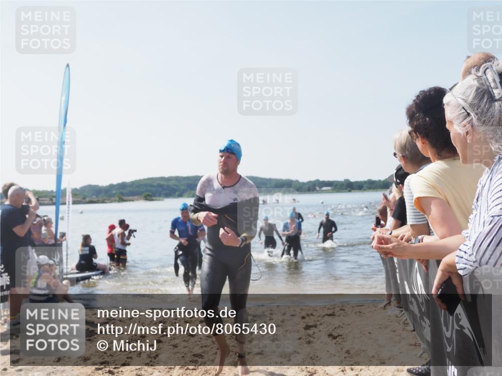 22.06.2025 - Viking Triathlon MichiJ http://msf.ph/oto/8065430 22.06.2025 10:31:09 Schwimmen 216, 237, 330, 347, 352, 510, 549 meine-sportfotos.de