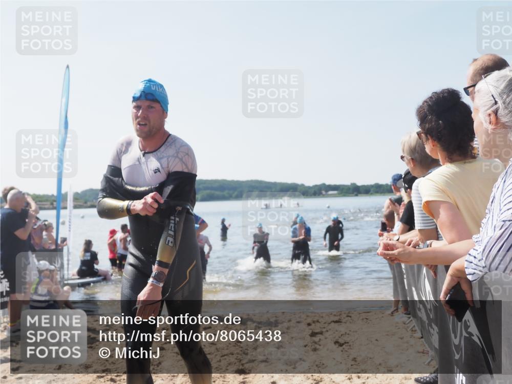 22.06.2025 - Viking Triathlon MichiJ http://msf.ph/oto/8065438 22.06.2025 10:31:10 Schwimmen 216, 237, 330, 347, 352, 549 meine-sportfotos.de