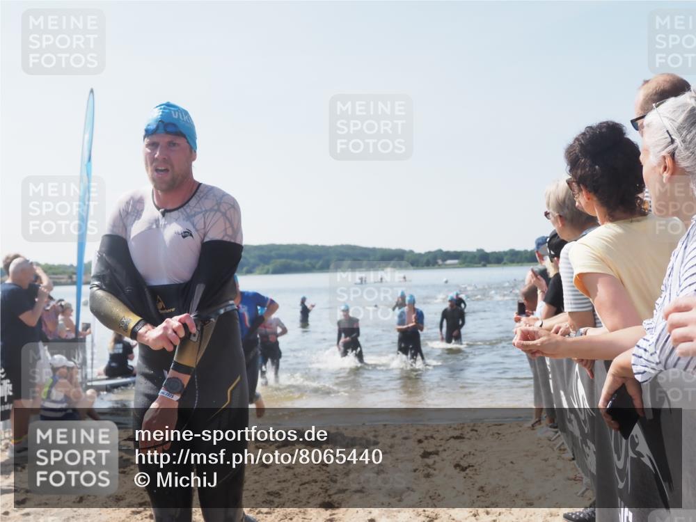 22.06.2025 - Viking Triathlon MichiJ http://msf.ph/oto/8065440 22.06.2025 10:31:10 Schwimmen 216, 237, 330, 347, 352, 549 meine-sportfotos.de