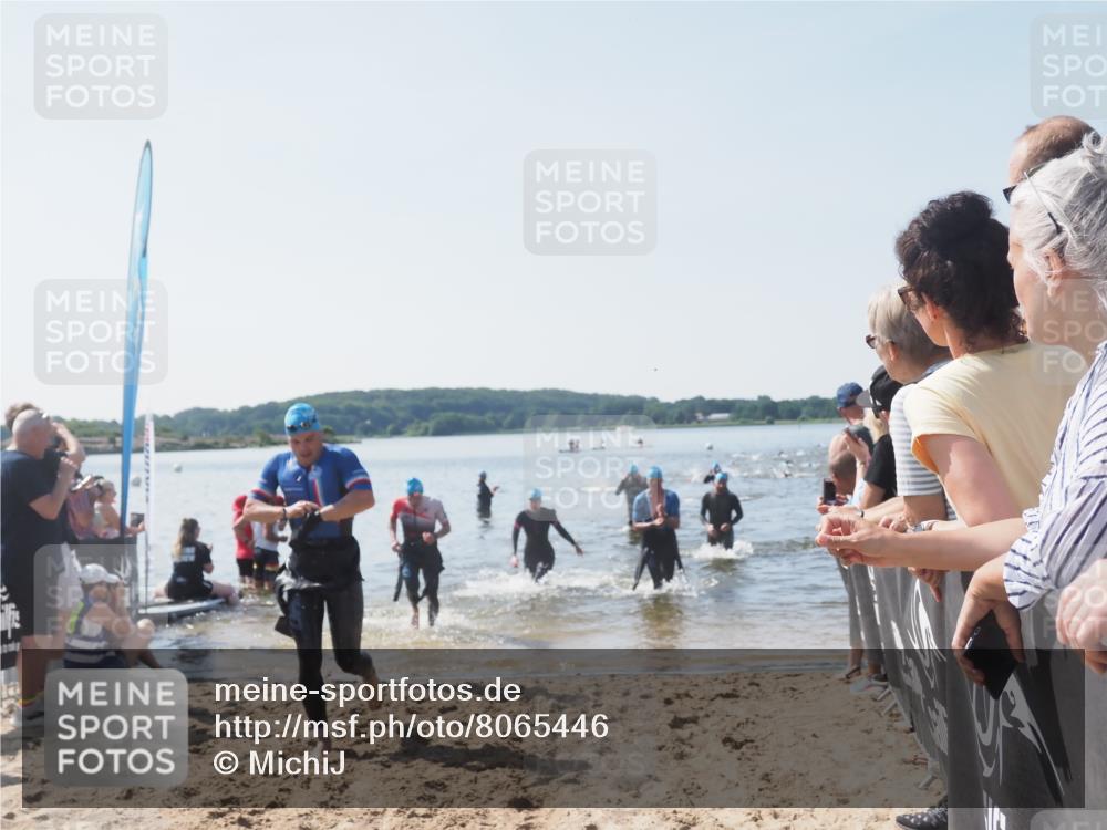 22.06.2025 - Viking Triathlon MichiJ http://msf.ph/oto/8065446 22.06.2025 10:31:11 Schwimmen 216, 236, 237, 330, 347, 352, 549 meine-sportfotos.de
