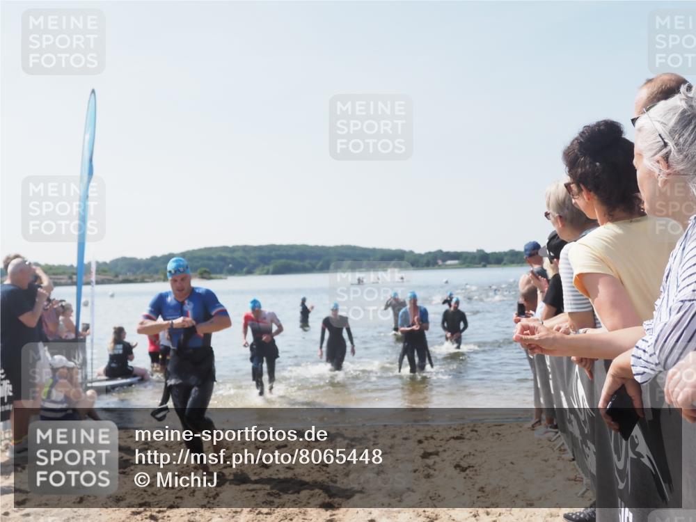 22.06.2025 - Viking Triathlon MichiJ http://msf.ph/oto/8065448 22.06.2025 10:31:11 Schwimmen 216, 236, 237, 330, 347, 352, 549 meine-sportfotos.de