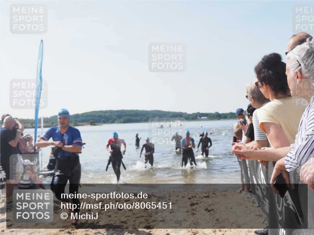 22.06.2025 - Viking Triathlon MichiJ http://msf.ph/oto/8065451 22.06.2025 10:31:11 Schwimmen 216, 236, 237, 330, 347, 352, 549 meine-sportfotos.de